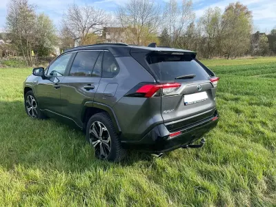 Używany Toyota RAV4 Hybrid 306 KM (225 kW) 2022 Szary SUV