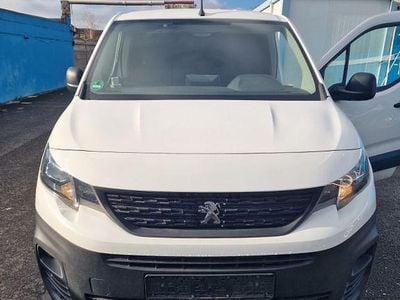 Gebraucht Peugeot Partner 99 PS (72 kW) 2018 Weiß Van / Kleinbus