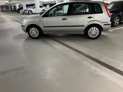Brugt Ford Fusion 80 HK (58 kW) 2004 Sølv Hatchback