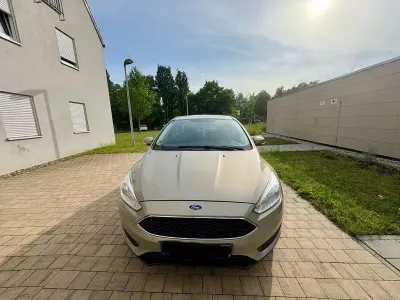 Gebraucht Ford Focus Business Edition 101 PS (74 kW) 2015 Beige Limousine