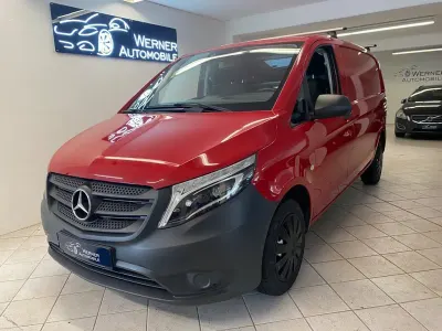 Gebraucht Mercedes Vito 114 PS (83 kW) 2018 Rot Van