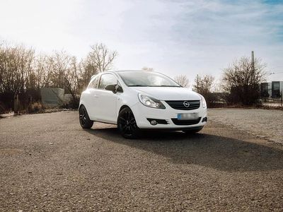 Używany Opel Corsa S 101 KM (74 kW) 2010 Biały Hatchback