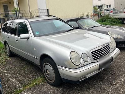 Mercedes E280