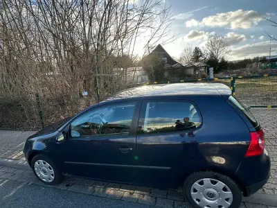 Brugt VW Golf V 75 HK (55 kW) 2004 Blå Hatchback