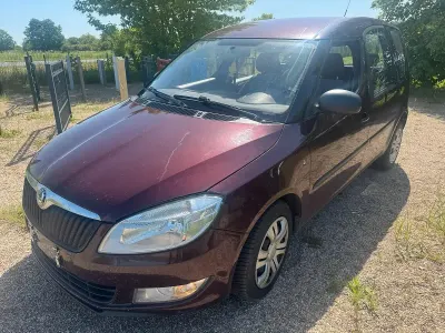 Gebraucht Skoda Roomster 90 PS (66 kW) 2010 Rot Van / Kleinbus
