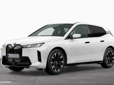 Gebraucht BMW iX M Sport 300 kW (408 PS) 2026 Weiß SUV