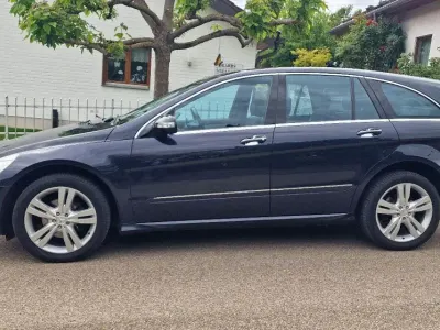 Używany Mercedes R350 272 KM (200 kW) 2008 Czarny Minivan