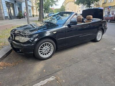 Schwarz Gebraucht 2005 BMW 318 Cabriolet Sport Line Cabrio | 6.250 €