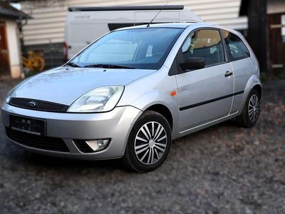 Silber Gebraucht 2002 Ford Fiesta Trend Kleinwagen | 1.300 € (Fairer Preis)