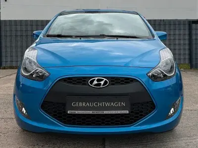 Gebraucht Hyundai ix20 Classic 90 PS (66 kW) 2016 Blau Kleinwagen