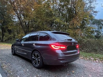 Gebraucht BMW 320 Sport Line 190 PS (139 kW) 2018 Grau Kombi