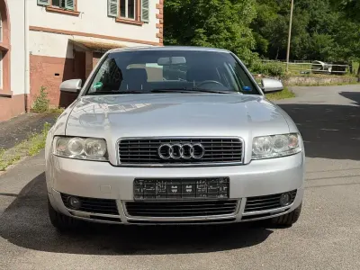 Gebraucht Audi A4 102 PS (75 kW) 2003 Silber Limousine