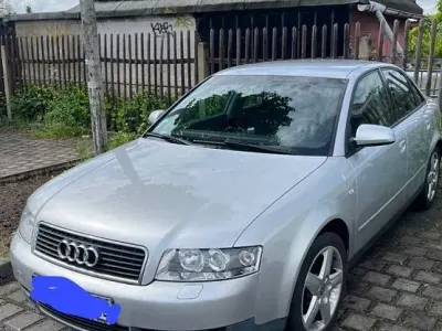 Używany Audi A4 131 KM (96 kW) 2001 Srebrny Sedan/Limuzyna