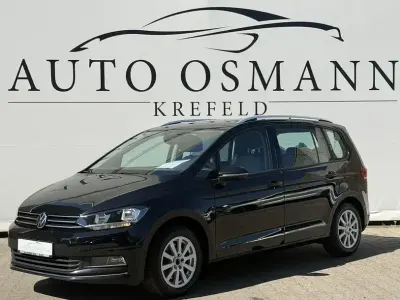 Gebraucht VW Touran Comfortline 150 PS (110 kW) 2023 Deep black perleffekt Van / Kleinbus
