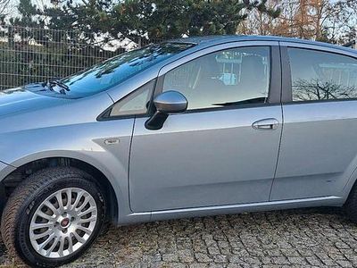Silber Gebraucht 2010 Fiat Punto Limousine | 3.590 € (Etwas zu teuer)