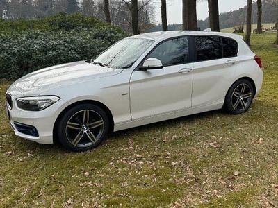Gebraucht BMW 118 Sport Line 136 PS (100 kW) 2015 Weiß Kleinwagen
