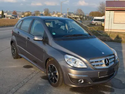 Gebraucht Mercedes B200 150 PS (110 kW) 2010 Grau Van / Kleinbus