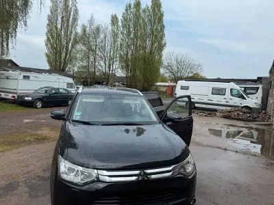 Gebraucht Mitsubishi Outlander 150 PS (110 kW) 2014 Schwarz SUV