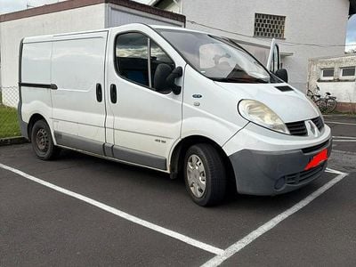 Gebraucht Renault Trafic 115 PS (84 kW) 2012 Weiß Van / Kleinbus
