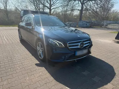 Używany Mercedes E220 AMG line 194 KM (142 kW) 2017 Niebieski Kombi