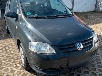Usado VW Fox Refresh 55 HP (40 kW) 2009 Cinzento Citadino