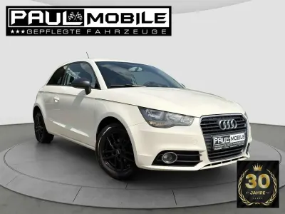 Używany Audi A1 Attraction 86 KM (63 kW) 2011 Biały Hatchback