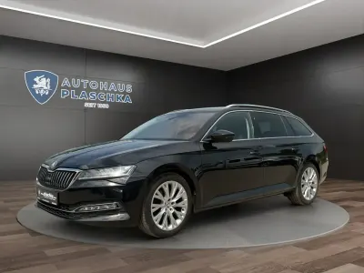 Gebraucht Skoda Superb Premium Edition 150 PS (110 kW) 2022 Schwarzmagic perleffekt Kombi