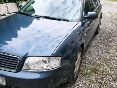 Gebraucht Audi A6 163 PS (119 kW) 2004 Blau Kombi