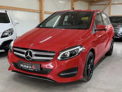 Gebraucht Mercedes B220 170 PS (125 kW) 2018 Rot Van / Kleinbus