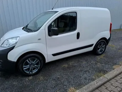 Gebraucht Fiat Fiorino 95 PS (69 kW) 2019 Weiß Van / Kleinbus