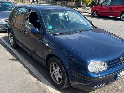 Usata VW Golf IV 109 CV (80 kW) 2002 Blu Berlina