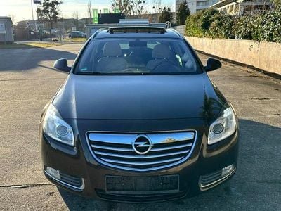 Braun Gebraucht 2011 Opel Insignia Kombi | 6.300 € (Etwas zu teuer)