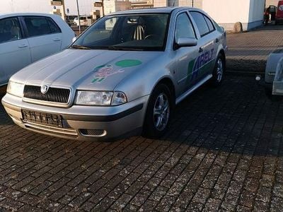 Gebraucht Skoda Octavia 90 PS (66 kW) 1998 Silber Limousine