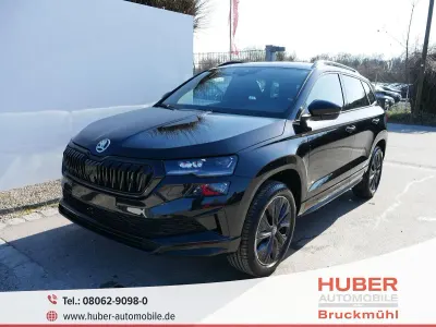 Neu Skoda Karoq SportLine 190 PS (139 kW) 2026 Blackmagic perleffekt SUV