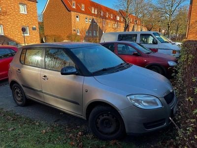 Gold Gebraucht 2007 Skoda Fabia Kleinwagen | 2.000 €