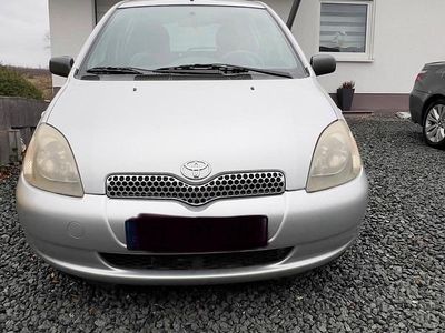 Gebraucht Toyota Yaris 88 PS (64 kW) 2001 Silber Kleinwagen