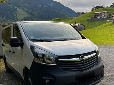 Gebraucht Opel Vivaro 125 PS (91 kW) 2018 Weiß Van / Kleinbus