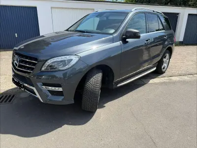 Gebraucht Mercedes ML350 306 PS (225 kW) 2012 Grau SUV