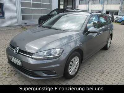 Gebraucht VW Golf VII Trendline 110 PS (80 kW) 2018 Indiumgrau Kombi
