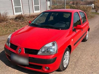 Gebraucht Renault Clio II 98 PS (72 kW) 2004 Rot Kleinwagen