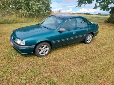 Gebraucht Opel Vectra 116 PS (85 kW) 1995 Grün Kleinwagen