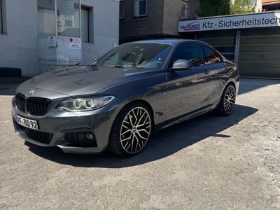 BMW 225