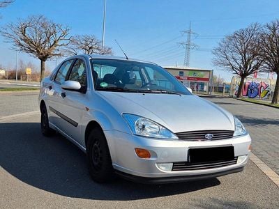 Gebraucht Ford Focus 100 PS (73 kW) 2000 Grau Limousine