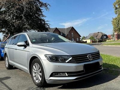 Gebraucht VW Passat 150 PS (110 kW) 2019 Silber Kombi