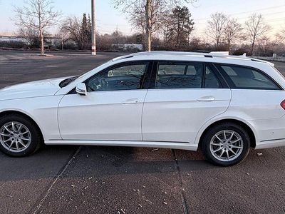 Weiß Gebraucht 2015 Mercedes E220 Edition Kombi | 21.000 €