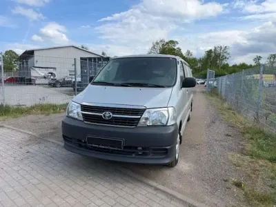 Gebraucht Toyota HiAce 117 PS (86 kW) 2009 Silver mica metallic Van