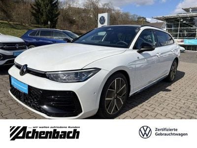 Gebraucht VW Passat R-line 150 PS (110 kW) 2024 Oryxweiß perleffekt Kombi