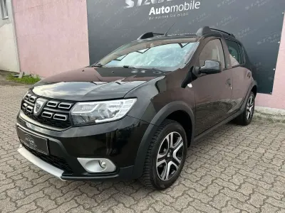 Gebraucht Dacia Sandero Celebration 90 PS (66 kW) 2018 Schwarz Kleinwagen