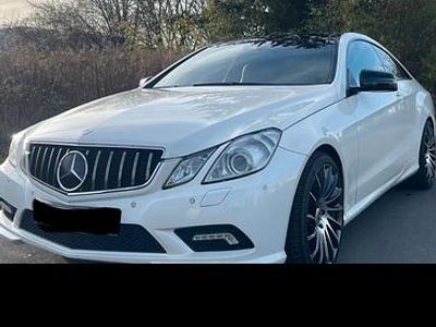Usata Mercedes E350 AMG 231 CV (169 kW) 2010 Bianco Coupé