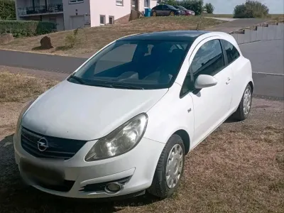 Gebraucht Opel Corsa 90 PS (66 kW) 2010 Weiß Kleinwagen